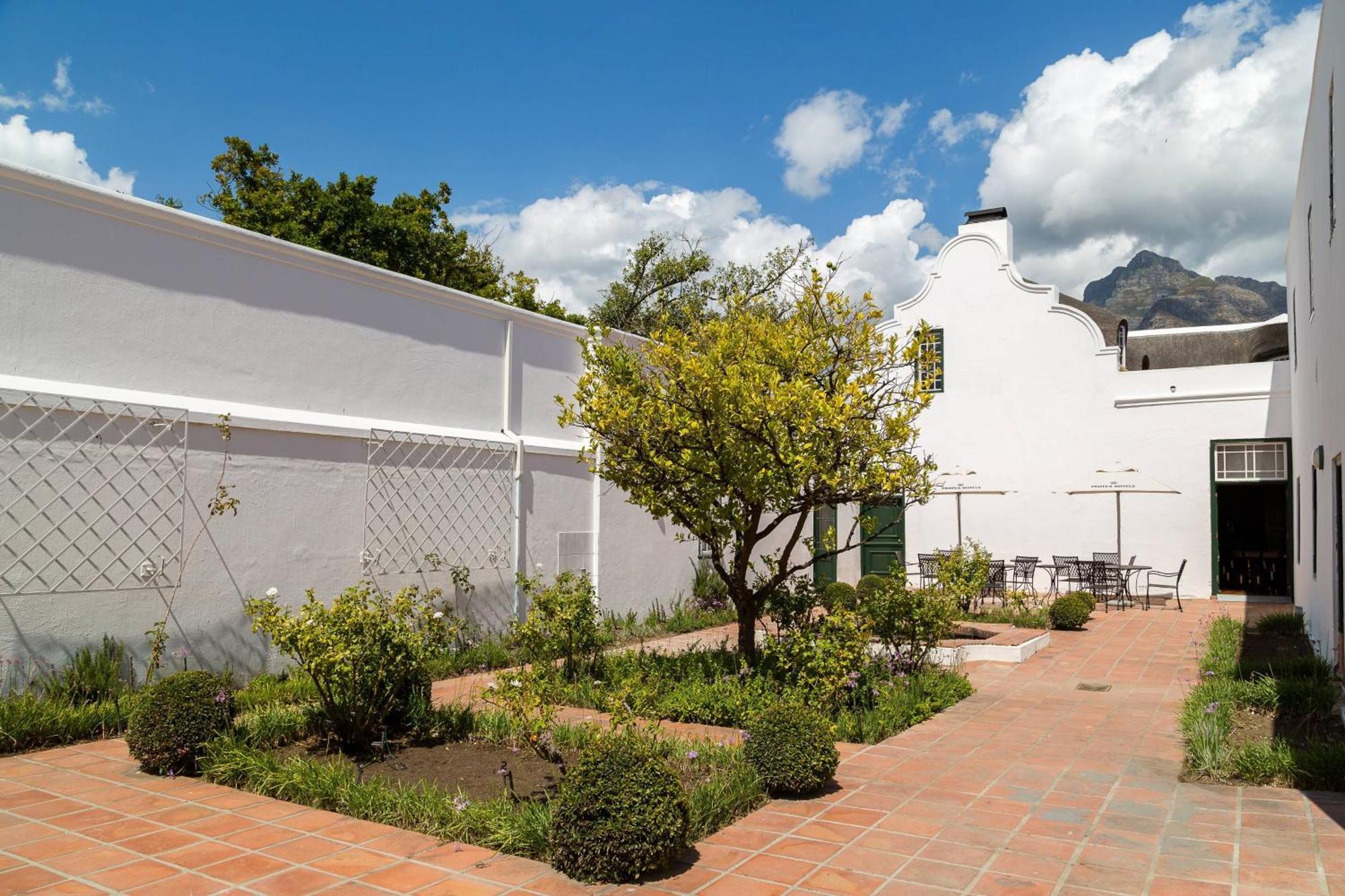Protea Hotel By Marriott Cape Town Mowbray Buitenkant foto