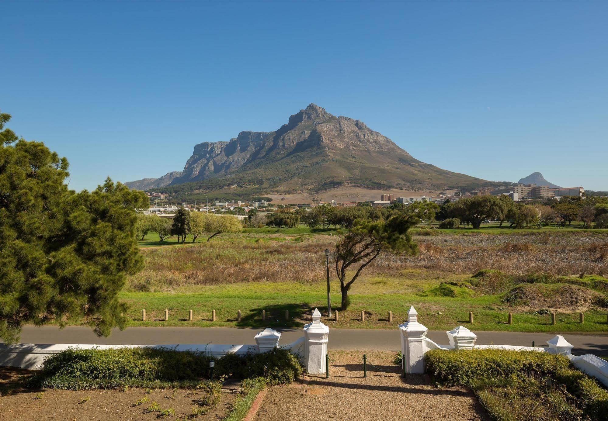 Protea Hotel By Marriott Cape Town Mowbray Buitenkant foto